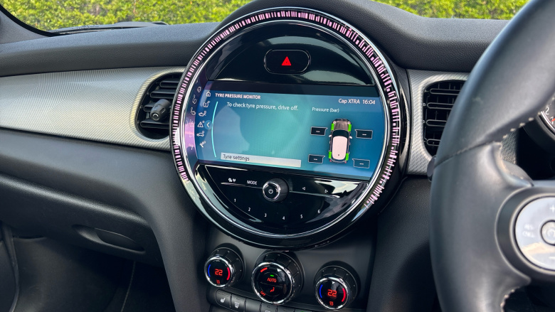 MINI Hatchback 1.5 Cooper Exclusive 5dr Auto Petrol Hatchback